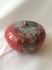 Rosenkugel rot mit grünen Kristallen, D=10cm, H=6cm, €15,-